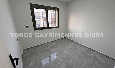 Didim'de Merkezi Lokasyonda Havuzlu Sitede Daire Fiyatına Müstakil Bahçeli Yazlık Villa Satışta fiyatlar 5.500.000 liradan başlamatadır