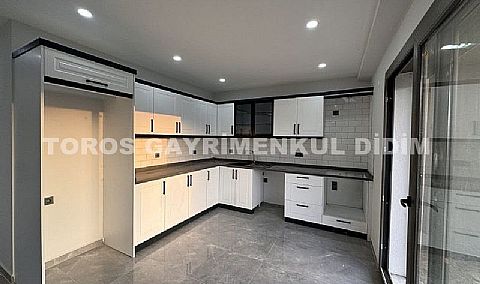 Didim'de Merkezi Lokasyonda Havuzlu Sitede Daire Fiyatına Müstakil Bahçeli Yazlık Villa Satışta fiyatlar 5.500.000 liradan başlamatadır