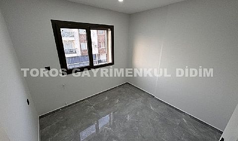 Didim'de Merkezi Lokasyonda Havuzlu Sitede Daire Fiyatına Müstakil Bahçeli Yazlık Villa Satışta fiyatlar 5.500.000 liradan başlamatadır