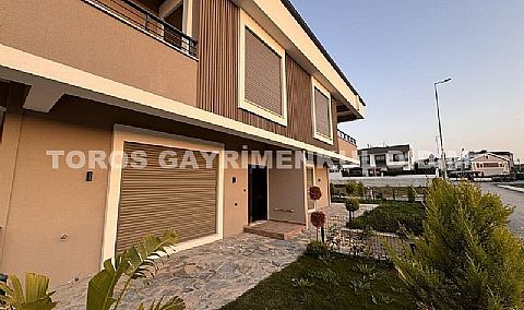 Didim'de Merkezi Lokasyonda Havuzlu Sitede Daire Fiyatına Müstakil Bahçeli Yazlık Villa Satışta fiyatlar 5.500.000 liradan başlamatadır