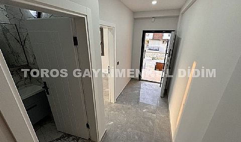 Didim'de Merkezi Lokasyonda Havuzlu Sitede Daire Fiyatına Müstakil Bahçeli Yazlık Villa Satışta fiyatlar 5.500.000 liradan başlamatadır