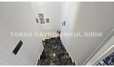 Didim Altınkum’da Plaja Yakın, Havuzlu, Otoparklı, Eşyalı Villa!