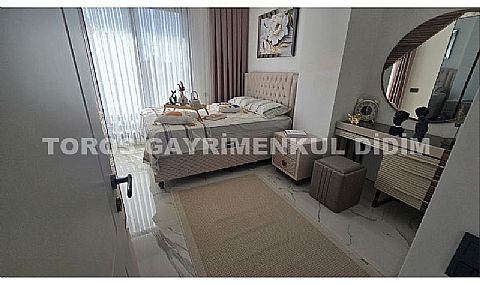 Didim Altınkum’da Plaja Yakın, Havuzlu, Otoparklı, Eşyalı Villa!