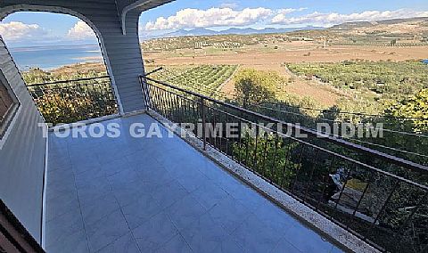 Didim Akköy, de Doğa İçinde  Satılık Deniz Manzaralı Yazlık