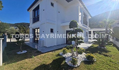 Akbük Merkezde Benzersiz Lüks Özel Havuzlu, Yerden Isıtmalı 4+1 Müstakil Villa