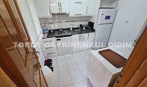 Begonviller Altında Bir Yaz Rüyası! Plaja 1 Km Mesafede, Müstakil Bahçeli 2+1 Villa Tipi Satılık Yazlık