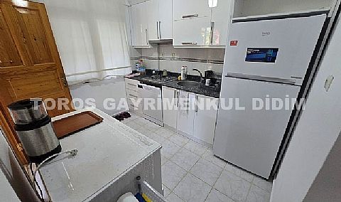 Begonviller Altında Bir Yaz Rüyası! Plaja 1 Km Mesafede, Müstakil Bahçeli 2+1 Villa Tipi Satılık Yazlık