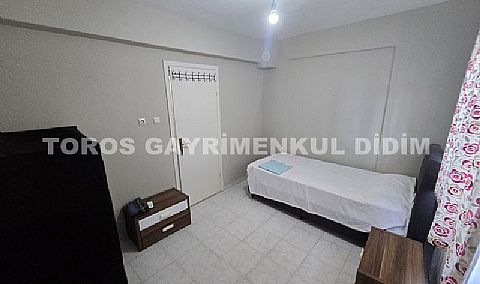 Begonviller Altında Bir Yaz Rüyası! Plaja 1 Km Mesafede, Müstakil Bahçeli 2+1 Villa Tipi Satılık Yazlık