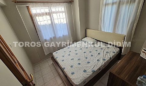 Begonviller Altında Bir Yaz Rüyası! Plaja 1 Km Mesafede, Müstakil Bahçeli 2+1 Villa Tipi Satılık Yazlık
