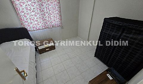 Begonviller Altında Bir Yaz Rüyası! Plaja 1 Km Mesafede, Müstakil Bahçeli 2+1 Villa Tipi Satılık Yazlık
