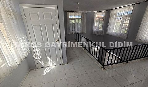 Didim Akbük'te Denize Yakın, 430 m² Bahçeli Tam Müstakil Satılık Villa!