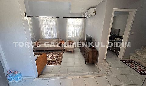 Didim Akbük'te Denize Yakın, 430 m² Bahçeli Tam Müstakil Satılık Villa!