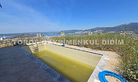 Didim Akbükte  full deniz ve doğa manzaralı satılık müstakil villa