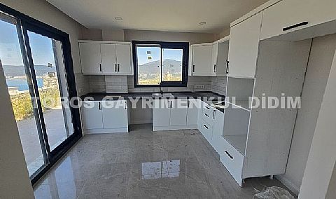 Didim Akbükte  full deniz ve doğa manzaralı satılık müstakil villa