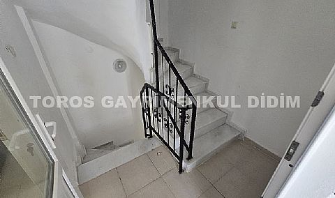 Didim  Akbükte plaja 300 mt mesafede satılık yazlık 