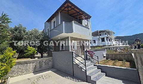 Didim Akbükte satılık 3+1 geniş bahçeli yazlık villa