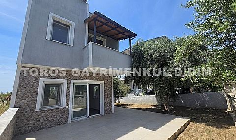 Didim Akbükte satılık 3+1 geniş bahçeli yazlık villa