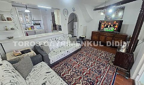 Didim akbükte site içerisinde geniş bahçeli denize yakın konumda satılık yazlık villa