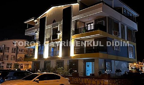 Didim altınkum çamlıkta plaja 300 mt mesafede asansörlü binada satılık dublex