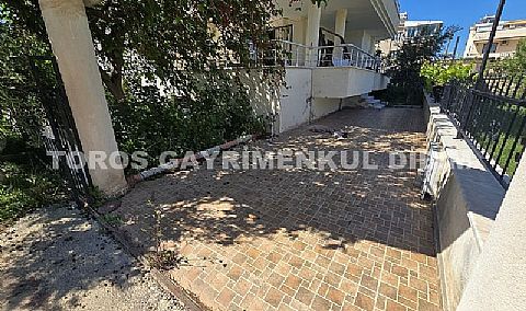Didim Altınkumda plaja 600 mt mesafede satılık 5+1 yazlık villa 