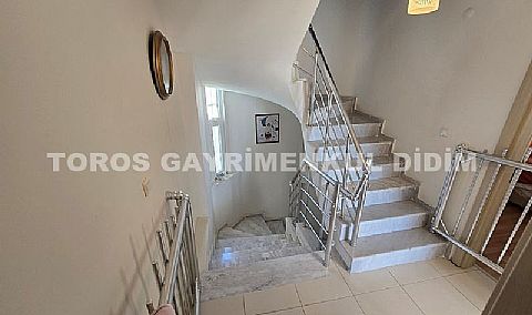 Didim Altınkumda plaja 600 mt mesafede satılık 5+1 yazlık villa 