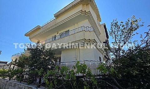 Didim Altınkumda plaja 600 mt mesafede satılık 5+1 yazlık villa 