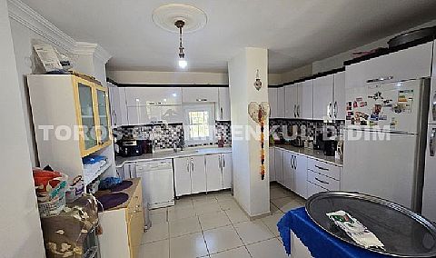 Didim Altınkumda plaja 600 mt mesafede satılık 5+1 yazlık villa 