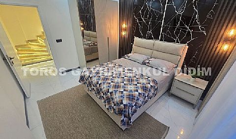 Didim Çamlık`ta Havuzlu Eşyalı Satılık Lüks Sıfır Villa