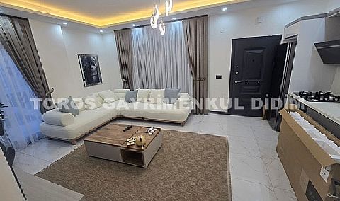 Didim Çamlık`ta Havuzlu Eşyalı Satılık Lüks Sıfır Villa