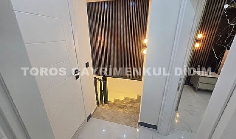 Didim Çamlık`ta Havuzlu Eşyalı Satılık Lüks Sıfır Villa