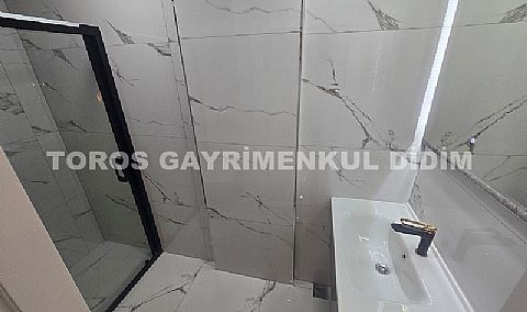 Didim Çamlık`ta Havuzlu Eşyalı Satılık Lüks Sıfır Villa