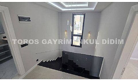 DİDİM EFELER MAH. DENİZE YAKIN 4+1  TAM MÜSTAKİL  HAVUZLU LÜKS VİLLA 