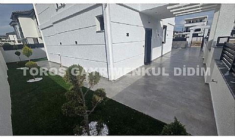 DİDİM EFELER MAH. DENİZE YAKIN 4+1  TAM MÜSTAKİL  HAVUZLU LÜKS VİLLA 