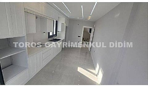 DİDİM EFELER MAH. DENİZE YAKIN 4+1  TAM MÜSTAKİL  HAVUZLU LÜKS VİLLA 