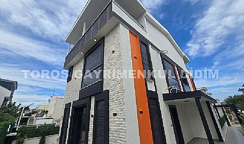 Didim Efeler Mahallesi’nde  Havuzlu Sıfır Villa 