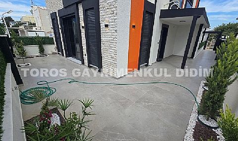 Didim Efeler Mahallesi’nde  Havuzlu Sıfır Villa 