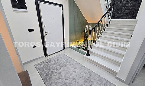 Didim Efeler Mahallesi’nde Köşe Konumlu, Tam Müstakil, Havuzlu Villa 