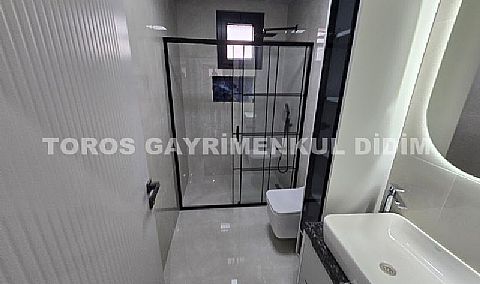 Didim Efeler Mahallesi’nde Köşe Konumlu, Tam Müstakil, Havuzlu Villa 