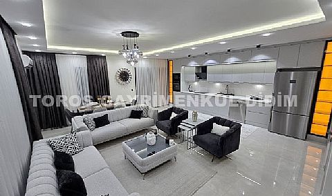 Didim Efeler Mahallesi’nde Köşe Konumlu, Tam Müstakil, Havuzlu Villa 