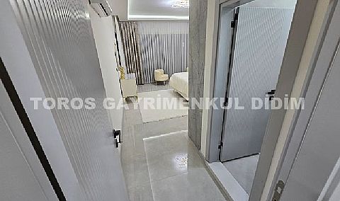 Didim Efeler Mahallesi’nde Köşe Konumlu, Tam Müstakil, Havuzlu Villa 