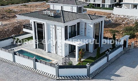 Didim efelerde 390m2 arsa içinde satılık müstakil villa