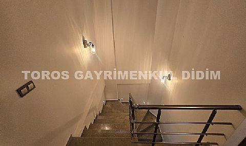 Didim efelerde 3+1 eşyalı satılık havuzlu villa tripleks 