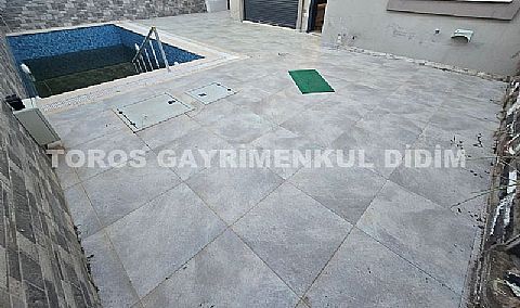 Didim efelerde 3+1 eşyalı satılık havuzlu villa tripleks 