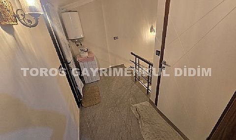 Didim efelerde 3+1 eşyalı satılık havuzlu villa tripleks 