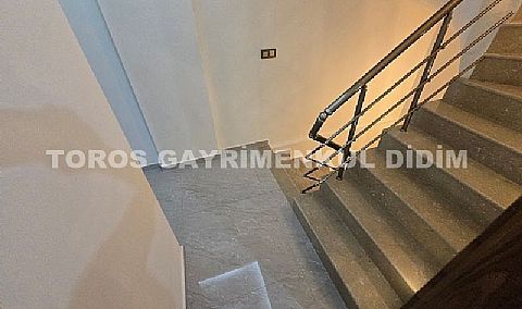 Didim efelerde 3+1 eşyalı satılık havuzlu villa tripleks 