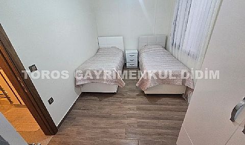 Didim efelerde 3+1 eşyalı satılık havuzlu villa tripleks 