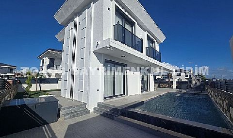 Didim Efelerde 400m2 Arsa Üzerine Kurulu 4+1 Ayrı mutfaklı Satılık Villa