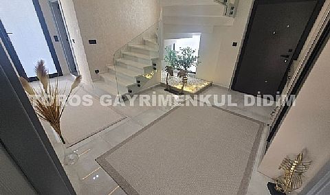 Didim Efelerde 400m2 Arsa Üzerine Kurulu 4+1 Ayrı mutfaklı Satılık Villa