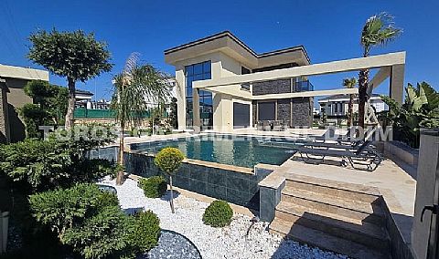 Didim efelerde 600 m2 arsa üzerine kurulu müstakil 4+1 satılık villa 