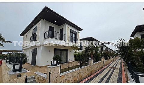 Didim efelerde havuzlu güvenlikli sitede satılık villalar